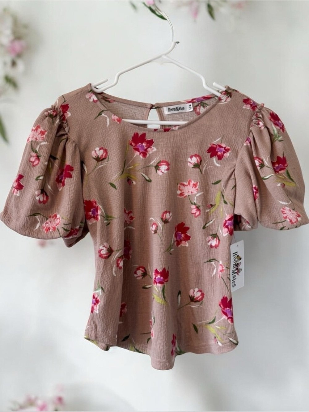 NWT Roommates Puffy Sleeve Top